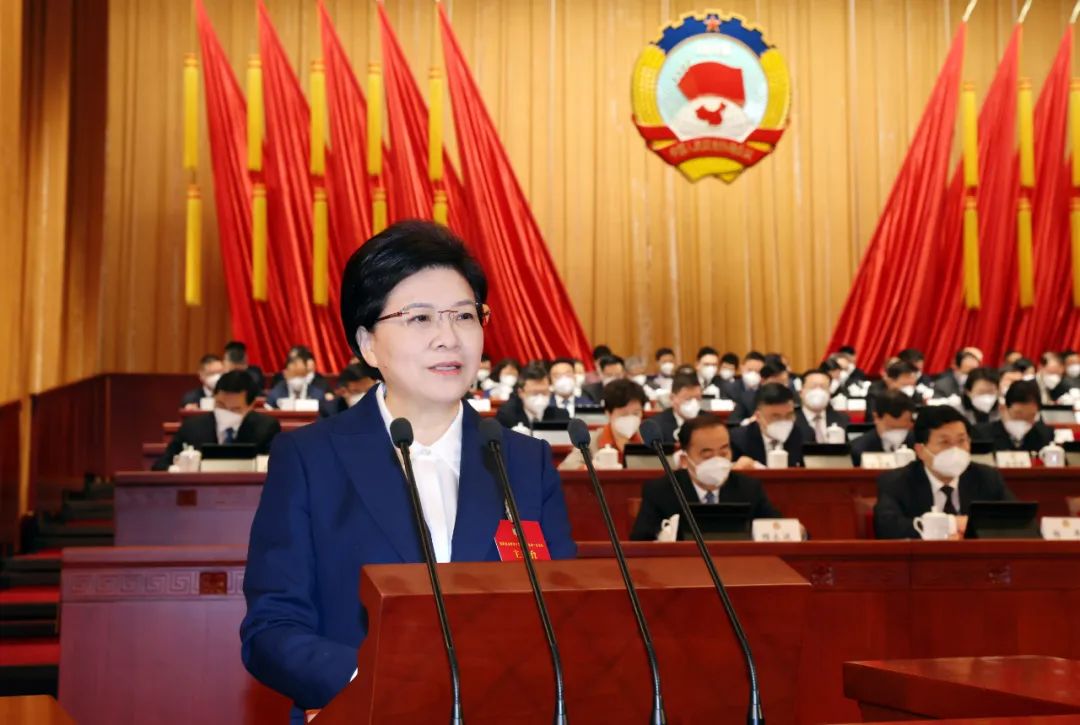 中共南京市委书记韩立明在市政协十五届一次会议开幕会议上讲话。