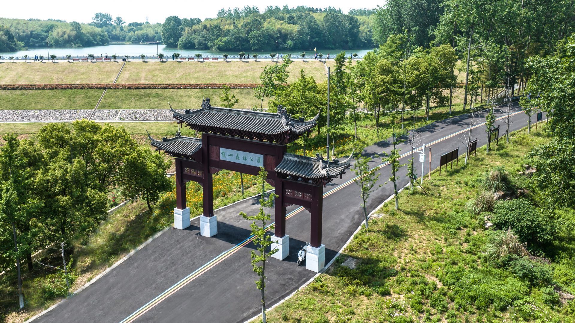龙山。资料图片