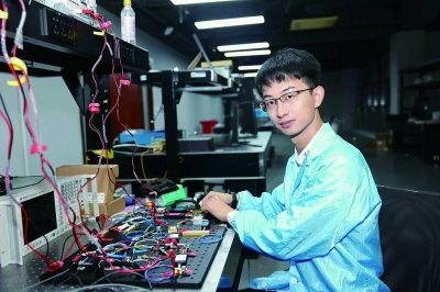 王立晗在实验室里。图片由受访者提供
