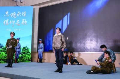 今年清明节，在雨花台烈士陵园内举办的“忠魂永续 信仰长歌”——2025“雨花·清明祭”特别活动上，南京五中的学子、赵良璋的后辈校友们走上舞台扮演“北平五烈士”，唱起赵良璋创作的歌曲。