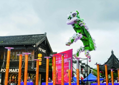 选手们在门东历史文化街区展开精彩对决。 南京日报/紫金山新闻记者 董家训 摄
