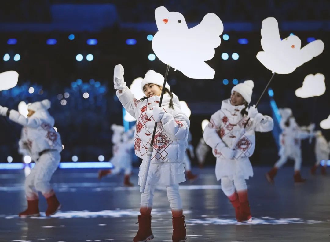 冬奥会和平鸽表演图片