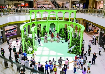 玄武花园城开业 艺术表演打造消费新场景