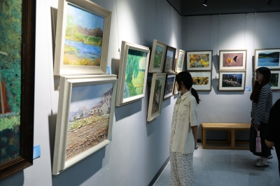 “丹青绘党情，墨韵颂乡兴” 主题艺术作品展开幕