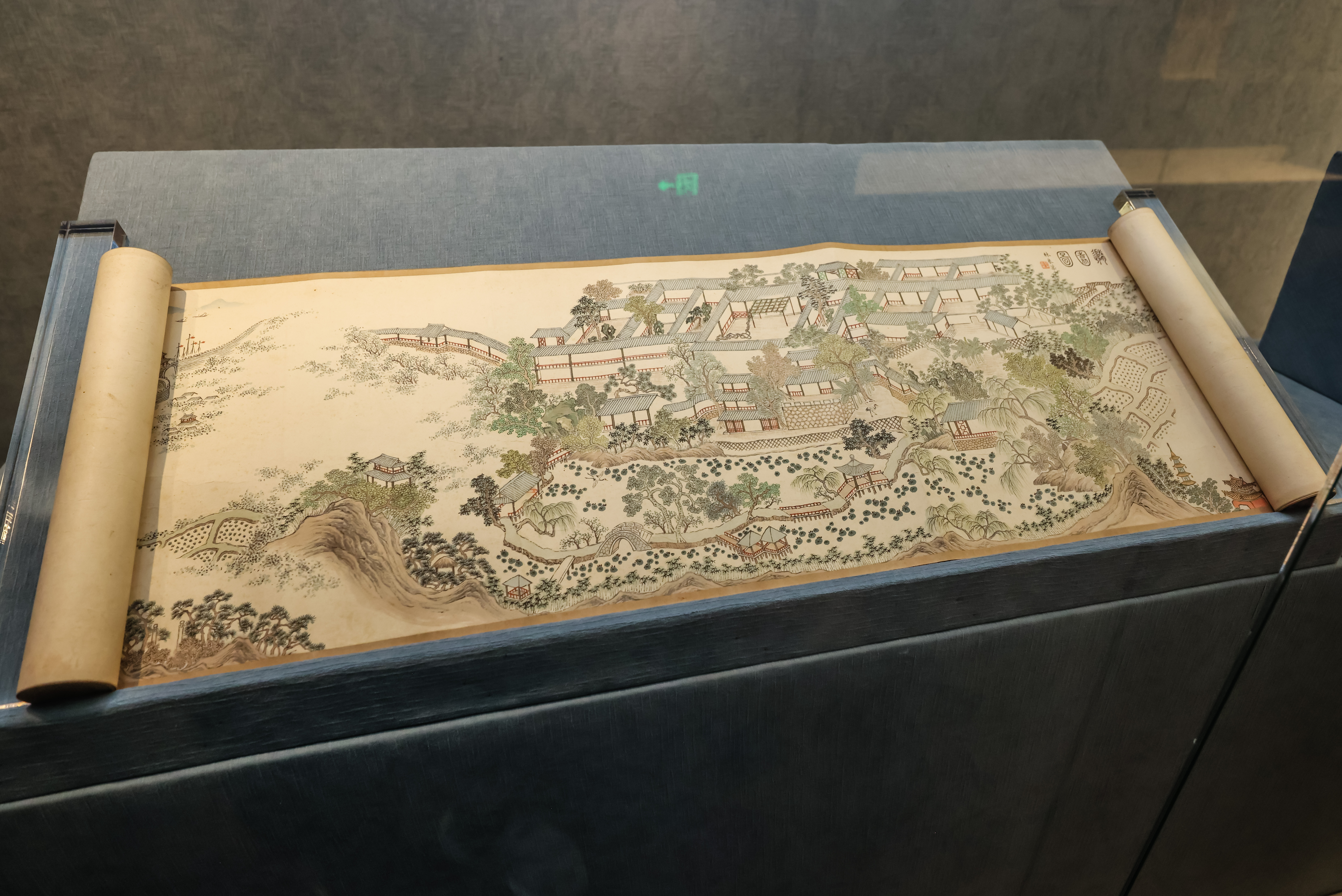 随园图卷。 南京日报/紫金山新闻记者 董家训 摄