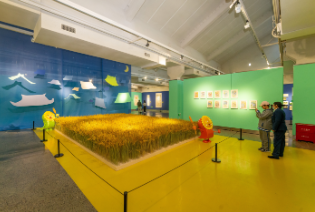 笔墨丹青生动描绘南京乡村振兴新画卷——美术馆里，“长”出稻浪与星辰