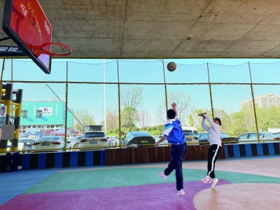 仙林湖路桥下空间打造运动主题公园