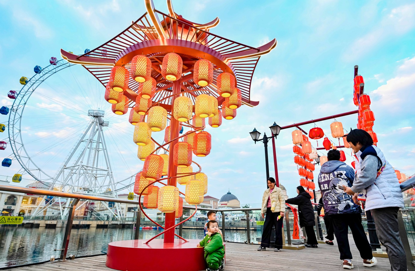 汤山奥莱年味浓