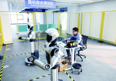 人形机器人整机测试忙