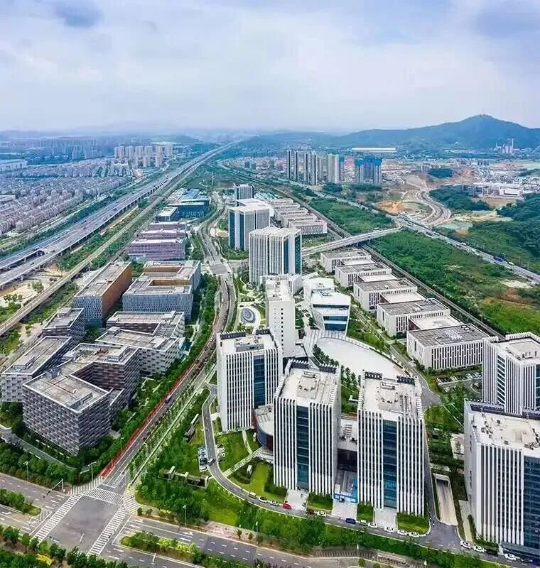 栖霞区：全程护航，打造最优“企”跑线