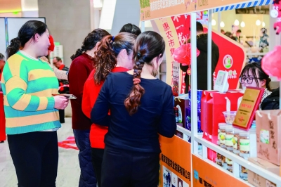 感受年味 南京“惠农市集”首场周末汇开市