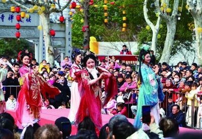 栖霞山免票入园享春光