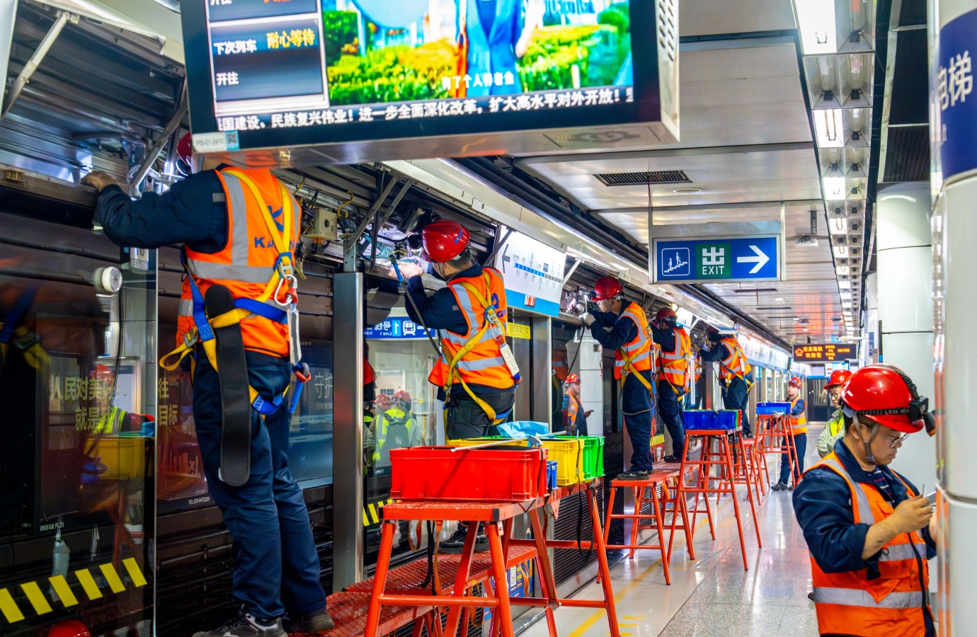 “无感”改造地铁站台门夜间悄然升级