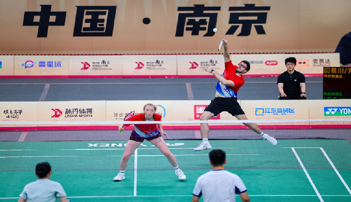 羽拍翻飞“金陵风”，各路英豪共争锋
